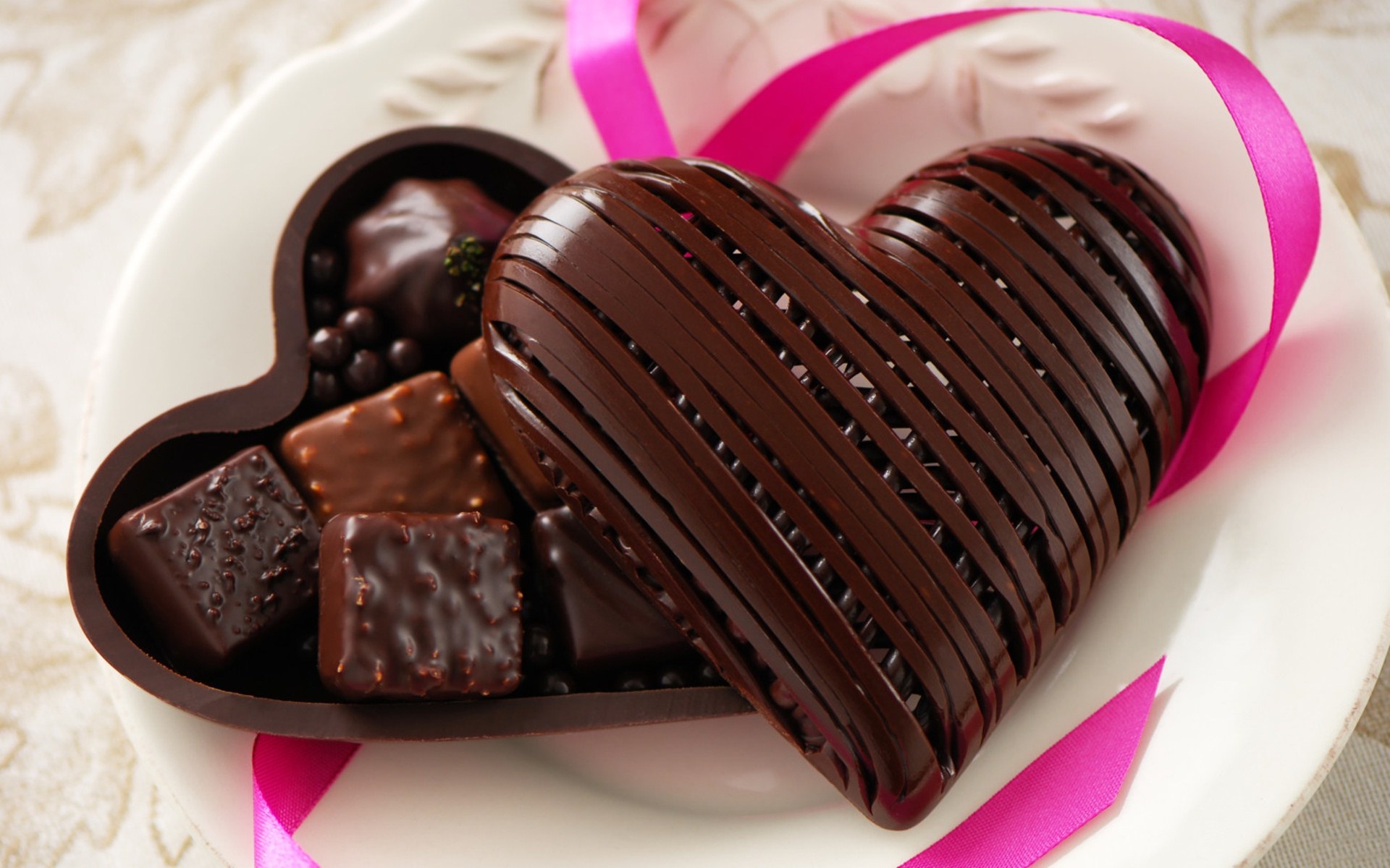 Happy-birthday-heart-chocolate.jpg